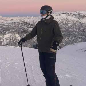 Adam Selseng profile