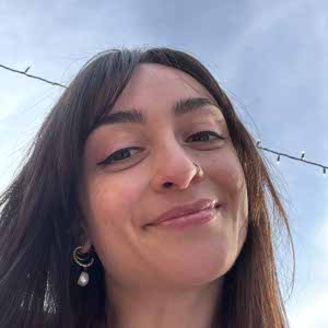 Julia Vella profile