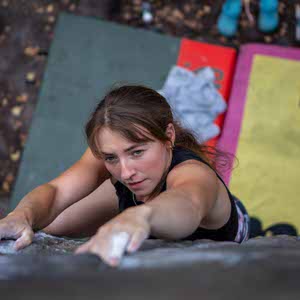 Laura Hughes profile