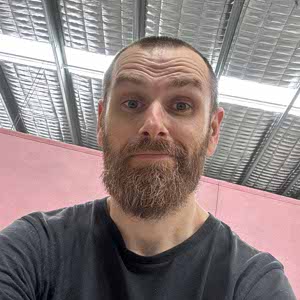 Simon Jones profile