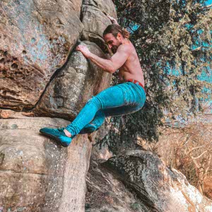 Stephen Hunt profile