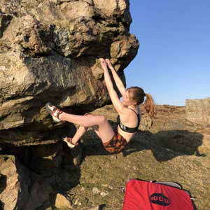 Manon Lloyd profile