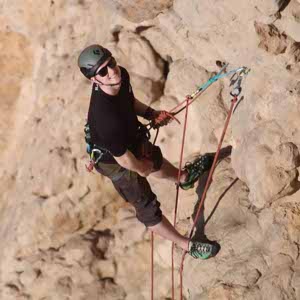 Clay Chisholm profile