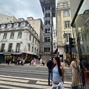 Julia Van Houtte profile