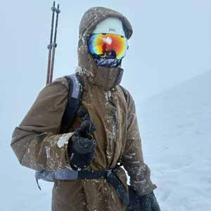 Robert Macdonald profile