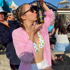 Charlotte Selby profile