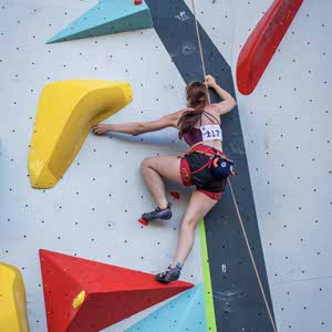 Fearne Brett profile