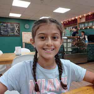 Asal Zeinalzadeh profile