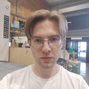 Luke Davies profile