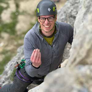 Tom Oliver profile