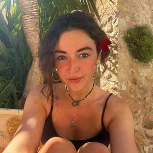 Evie Booth profile