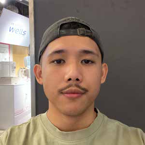 Ayman Zach profile