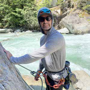 Simon Hutton profile