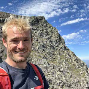 Chris Scott profile