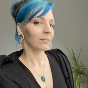Ayla Brulez profile