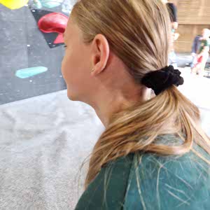 Alina Vetersek profile