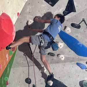 Dylan Lloyd profile