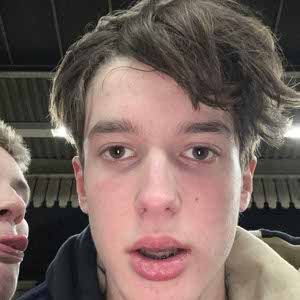 Laszlo Keech profile