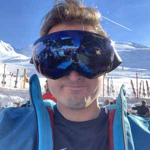 Mark Lawrence profile