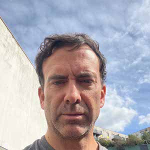 Simon Davies profile