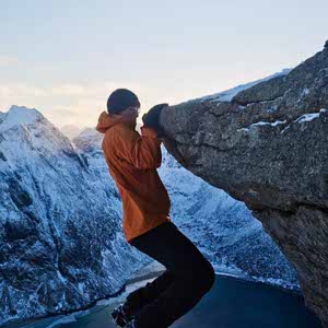Andrew Wood profile