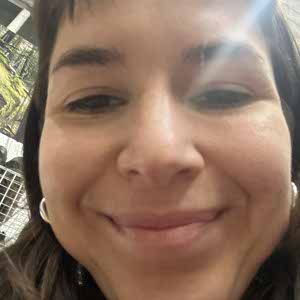 Holly Golding profile