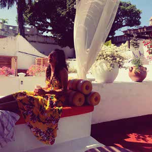 Caroline Best profile