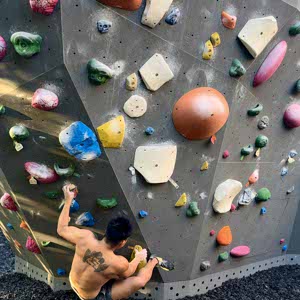 CM_ CLIMBS profile
