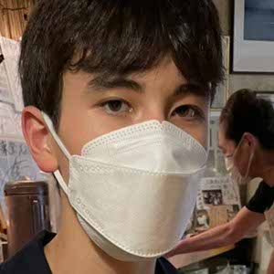 Falk Brumfit-kuroishi profile